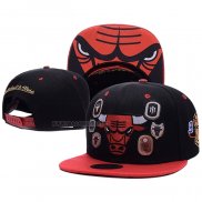 Gorra Chicago Bulls Mitchell & Ness Snapback Negro Rojo