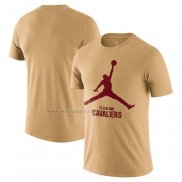 Camiseta Manga Corta Cleveland Cavaliers Essential Jumpman Marron