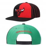 Gorra Chicago Bulls NBA 75th Anniversary Mitchell & Ness Negro Rojo Verde Blanco